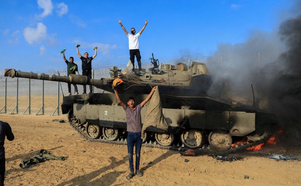 Трамп нарушил протокол во время визита в Израиль
Трамп нарушил протокол во время визита в Израиль
