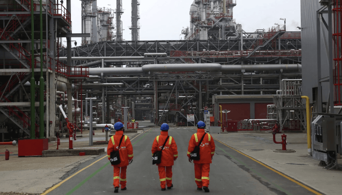 Сербия может принудительно забрать НПЗ у «Газпрома» Сербия может принудительно забрать НПЗ у «Газпрома»