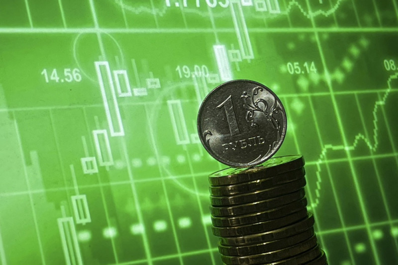 Что будет с рублем, нефтью и биржей в последние дни 2025 года
